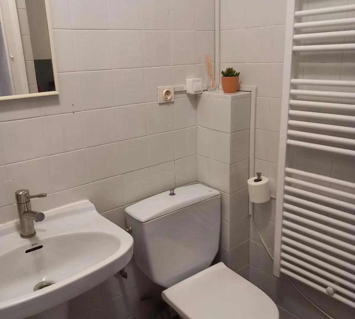 Apartaments Colera 0*,